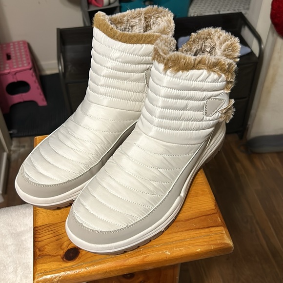 Ryka Cold Weather Boots - Aubonne Gore - Picture 2 of 10